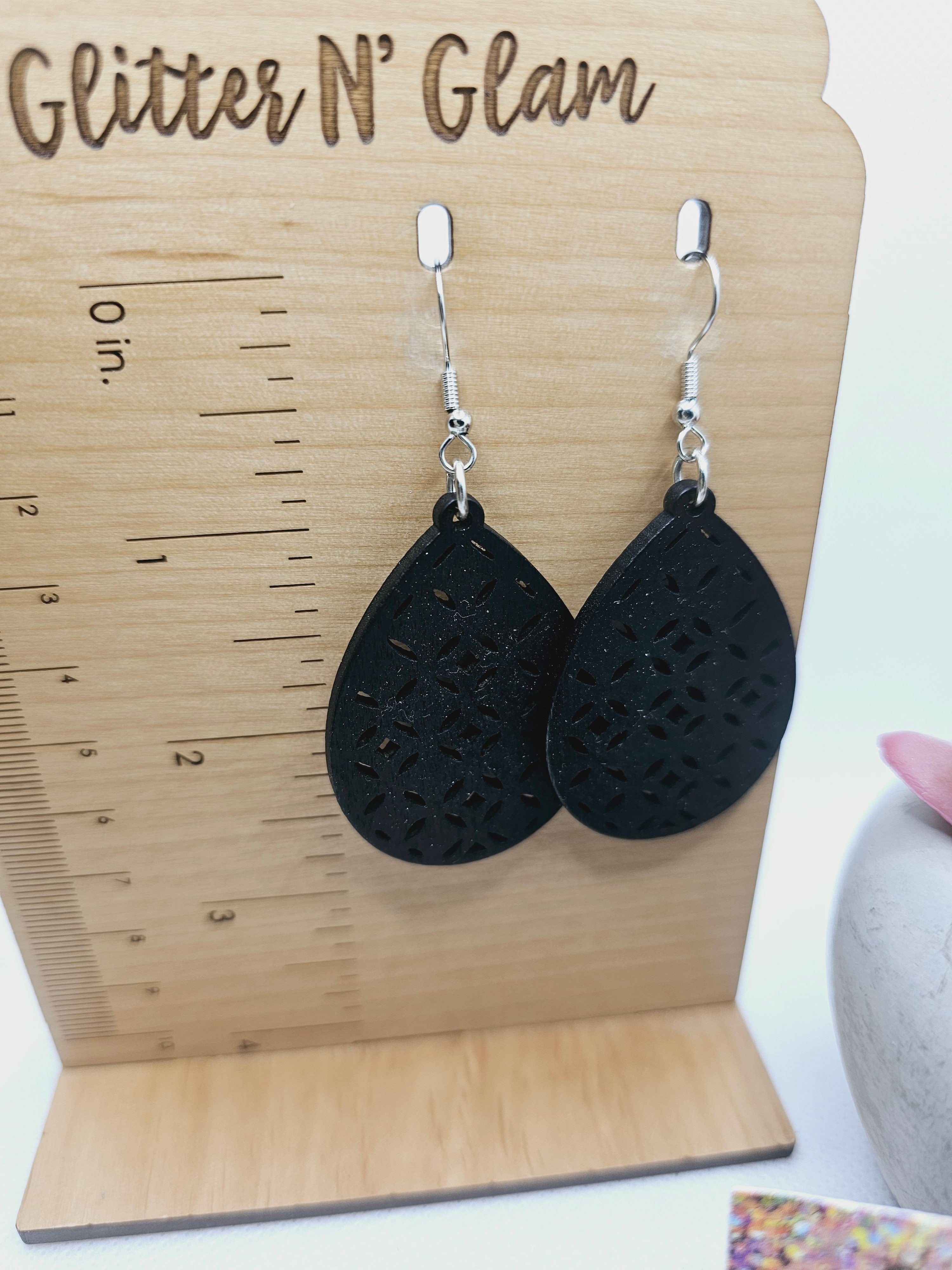 1887 Black Wood Cut Out Dangle Earrings