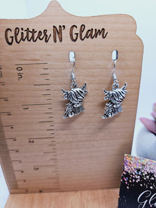 2065 Silver Highland Cow Dangle Earrings