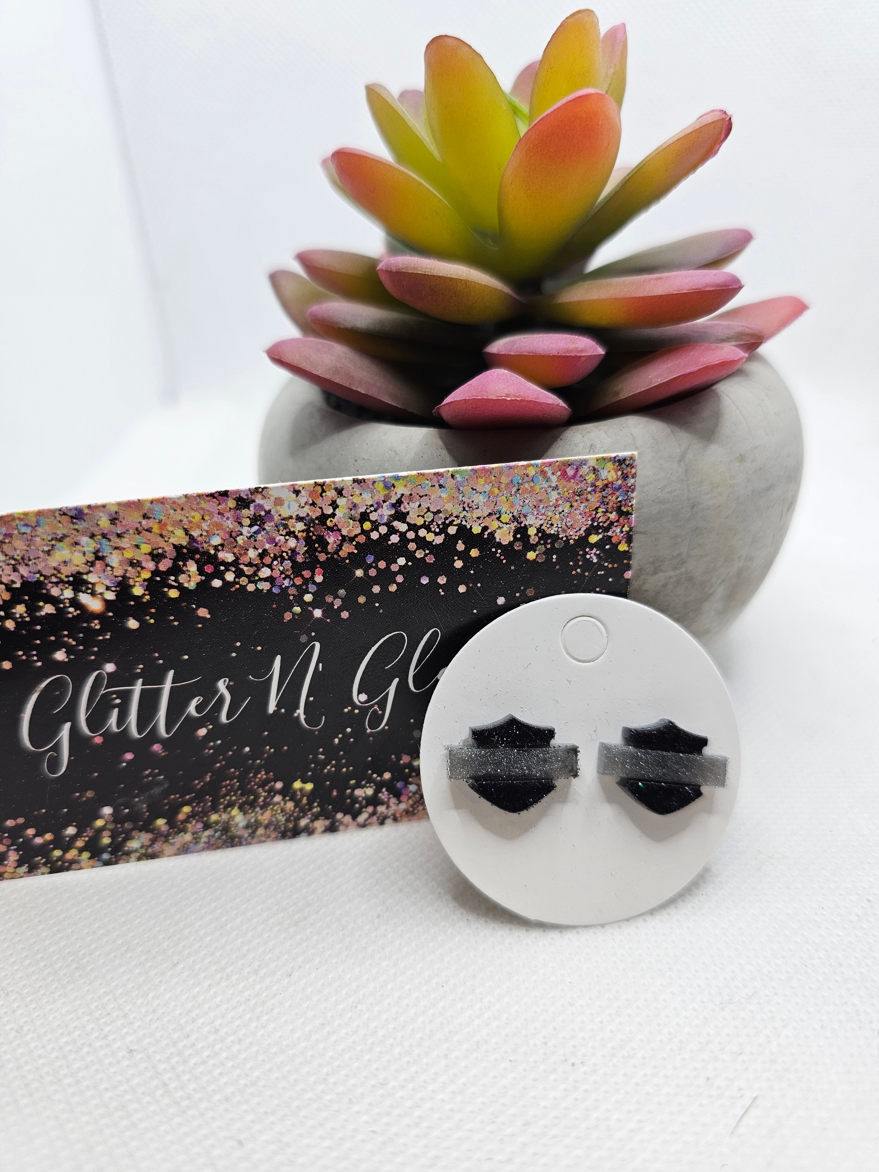 2247 HD Silver/Black Resin Stud Earrings