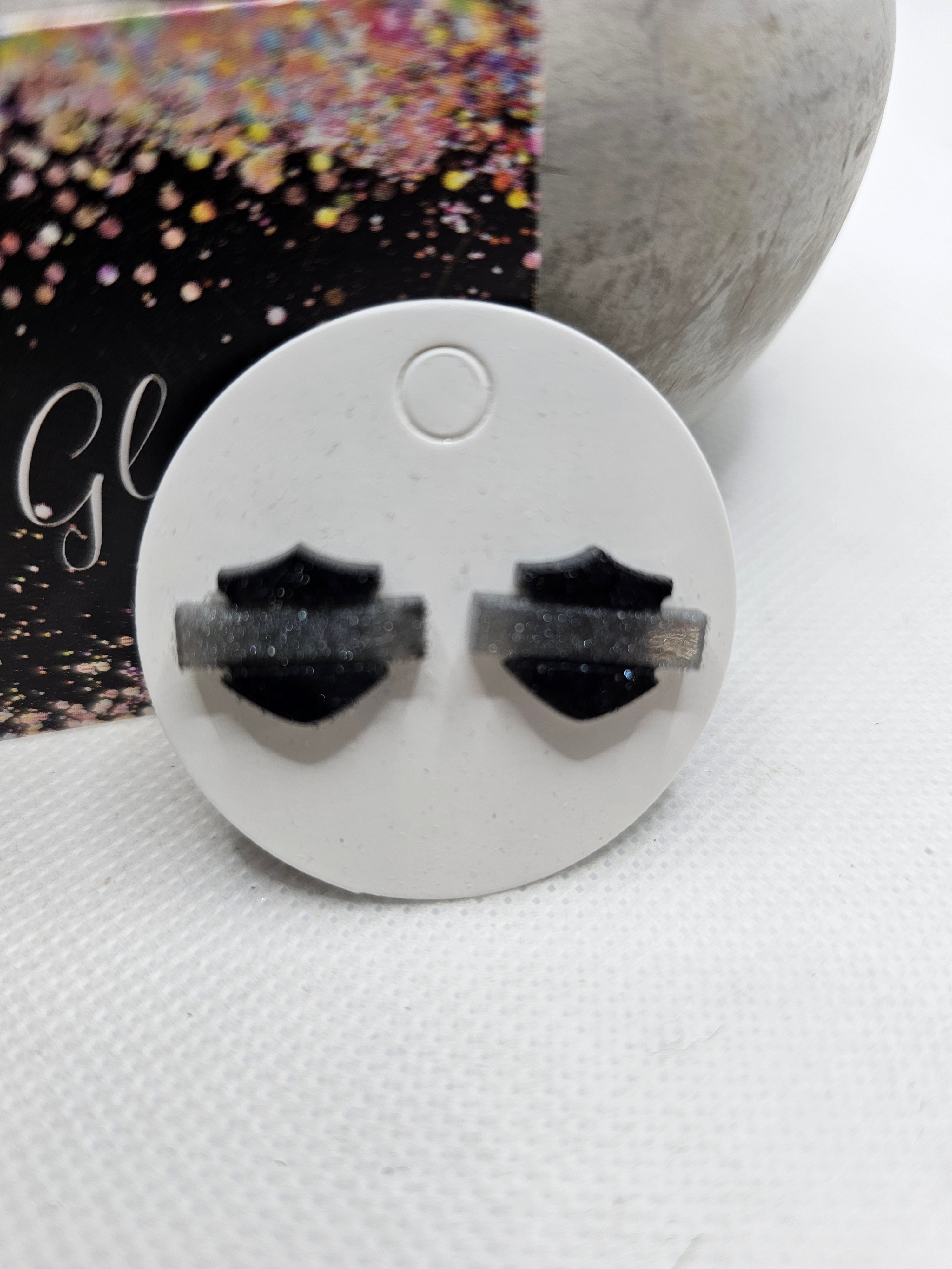 2247 HD Silver/Black Resin Stud Earrings