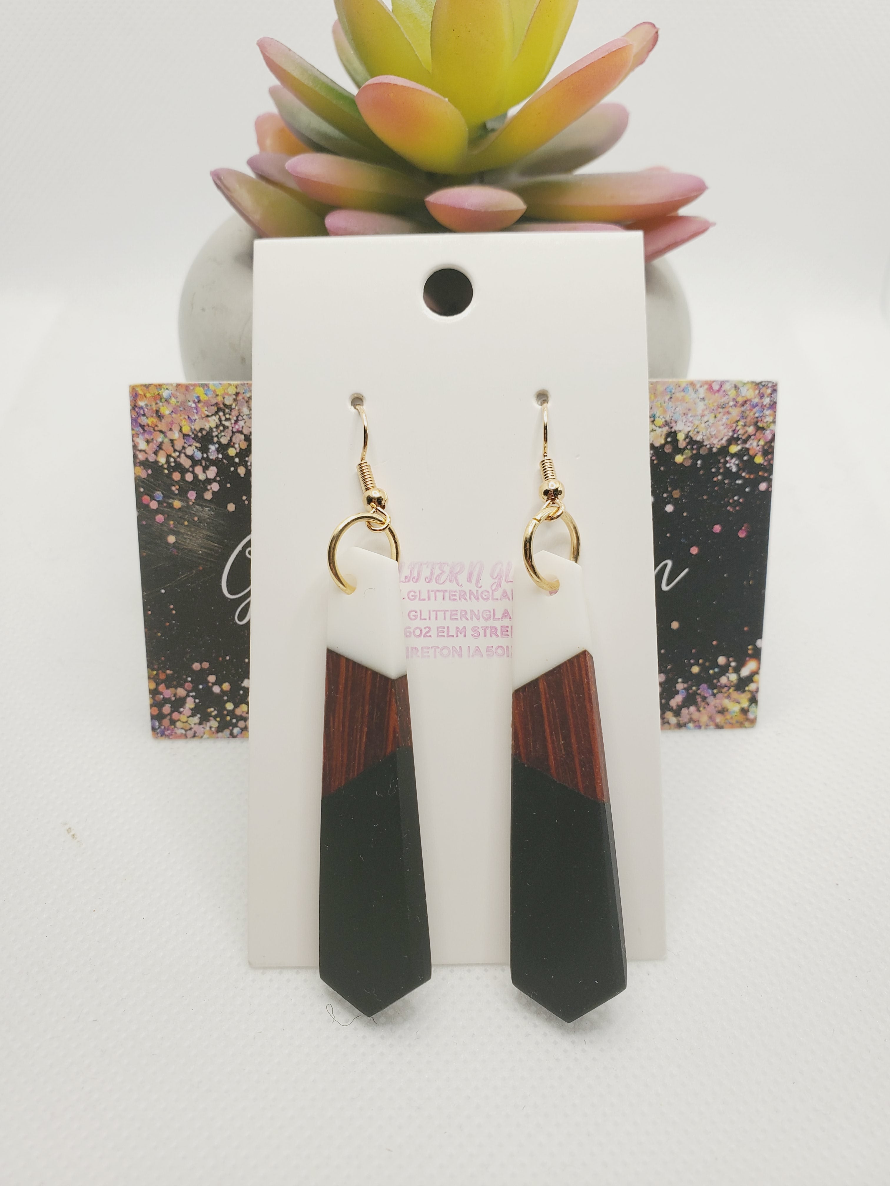 1029 Resin and Wood Dangle Earrings