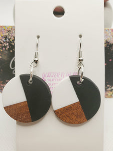 1027 Resin and Wood Circle Dangle Earrings