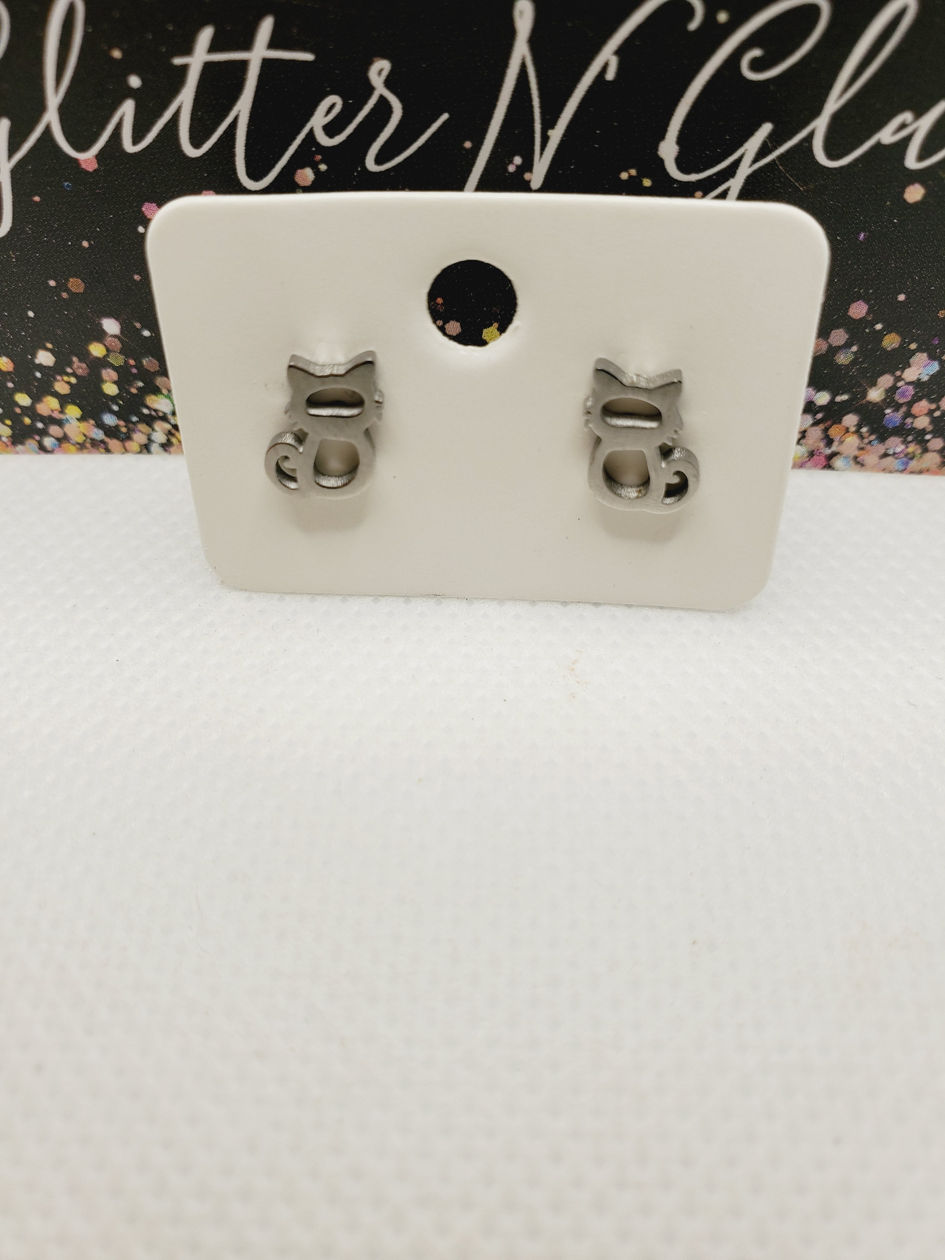 1171 Silver Open Cat Stud Earrings