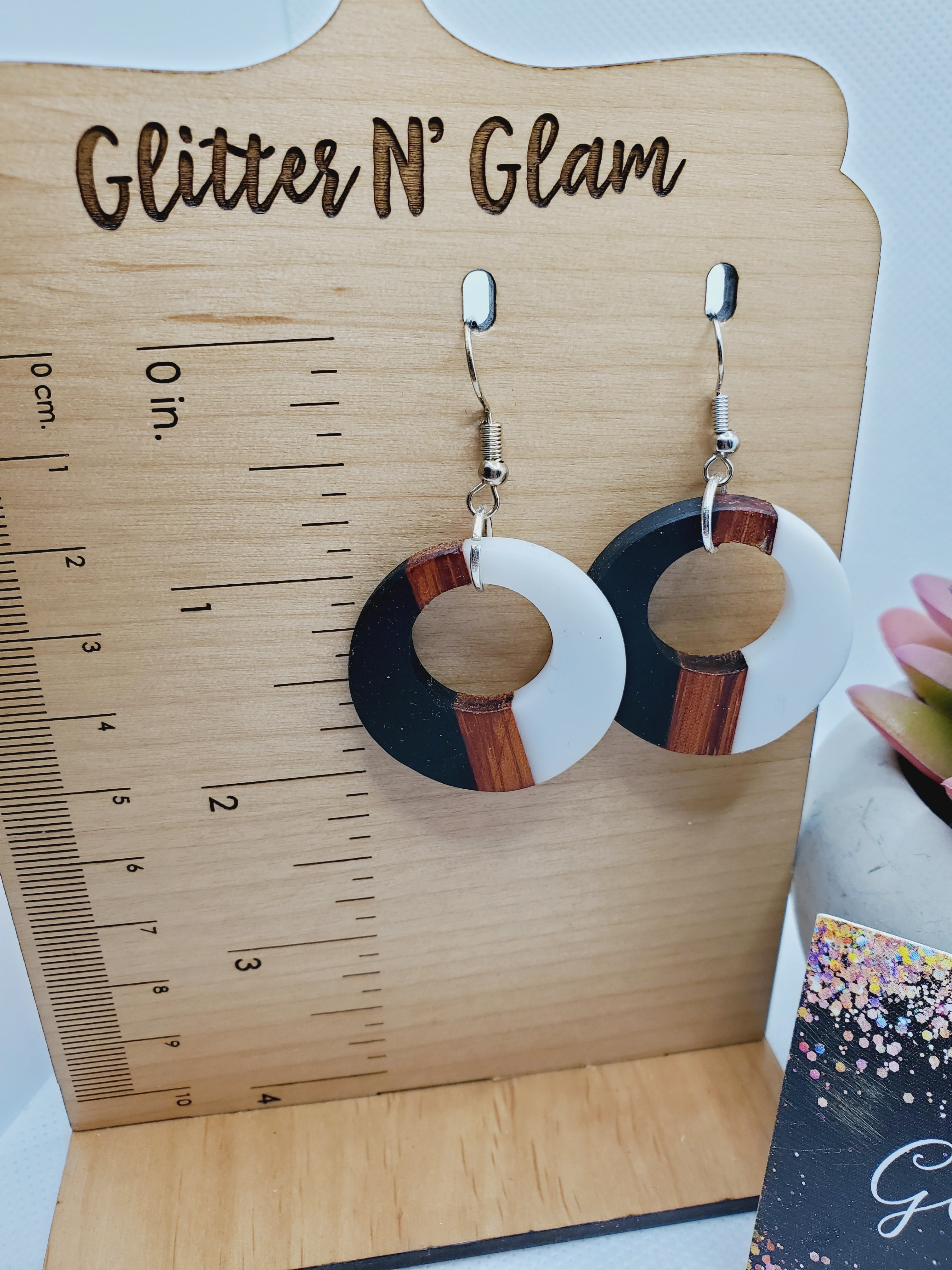 1197 Black/White Resin and Wood Dangle Earrings