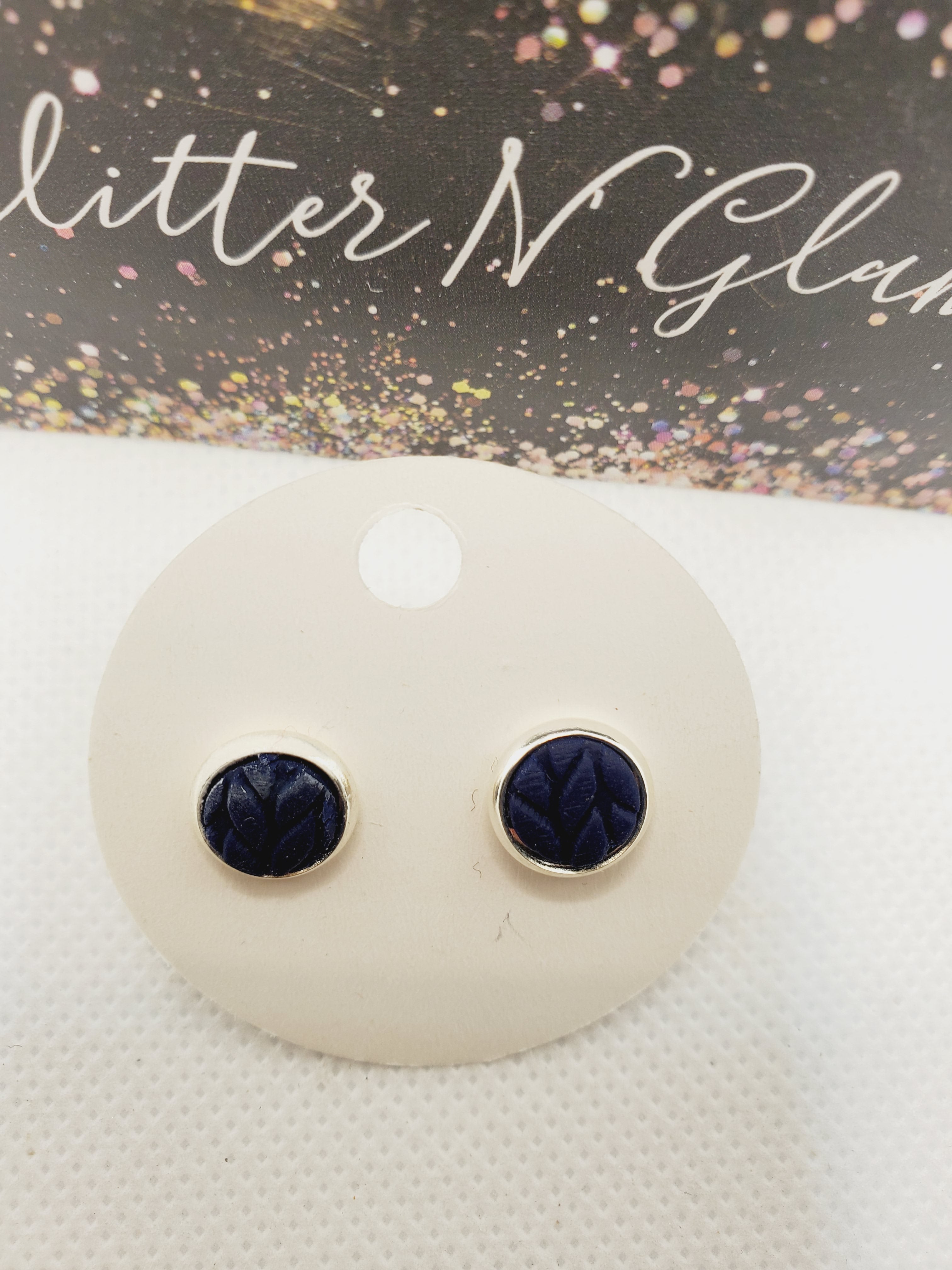 1393 Polymer Clay Navy Blue with Leaf-Like Accents